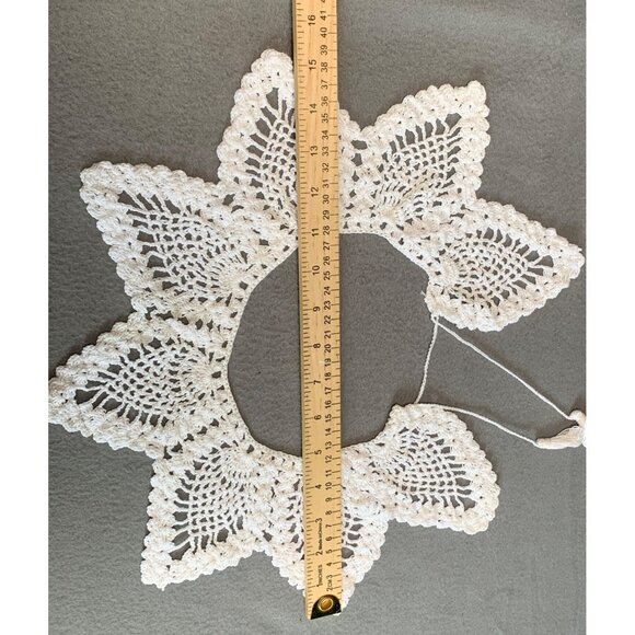 Vintage Handmade Crochet Lace Collar - Picture 4 of 15